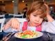 Что делать, если ребенок не хочет есть в детском саду: советы педиатров и психологов Ребенок плохо ест в садике